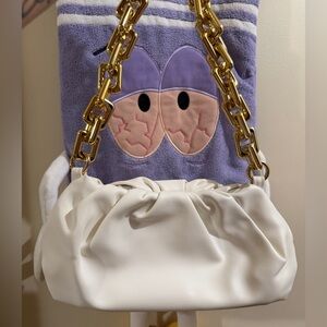 Femni London Elegant White Leather Bag with Gold Chain